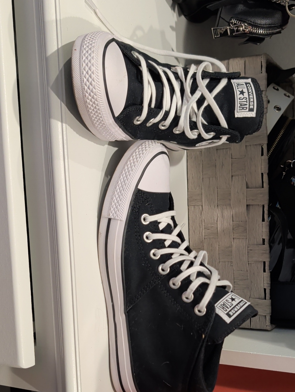 Converse womens Chuck Taylor All Star mid hight Sneakers - Black/White